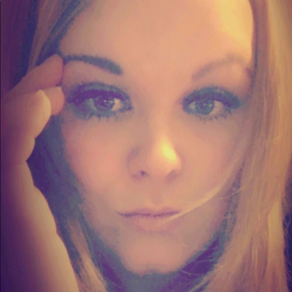 Meet your Posher, Ciera